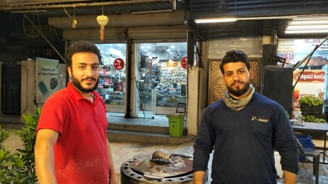 ليالي شارع المسبح أحلى ما في بغداد الجديدة.. تجارة وشاي وعشاء فاخر (صور)