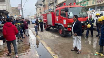 صور: اختنقت طيور الحب وماتت الفناجس.. حريق يلتهم متجر طيور وسط الرمادي