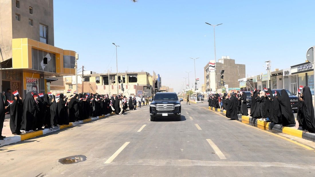 الرئيس رشيد يجري زيارة تفقدية إلى المثنى.. صور من مراسم الاستقبال