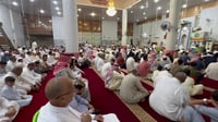 المئات حضروا لأداء صلاة العيد في جامع فالح باشا السعدو