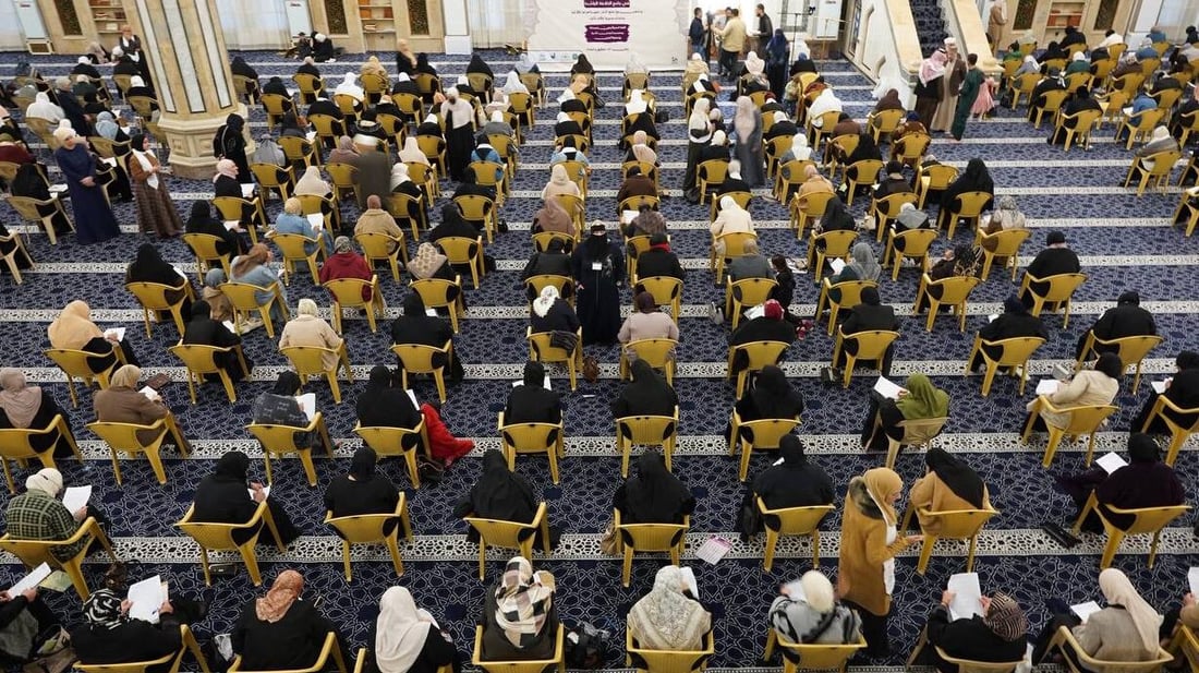 صور: نساء الأنبار يتنافسن بمسابقة لأحكام الصيام في مسجد الخلافة