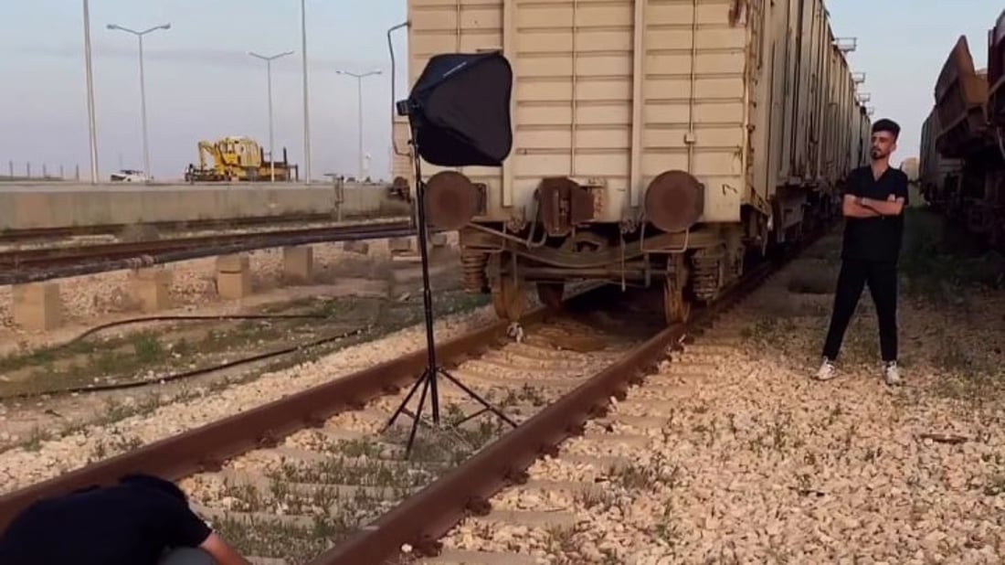 صور: خيام الكورنيش وقطارات وبيوت عتيقة تجذب محبي جلسات التصوير في حديثة