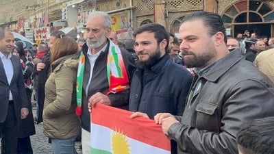 پیاوە خۆشەویتسەکەی ناو خەڵک لەناو خۆپیشاندەراندایە