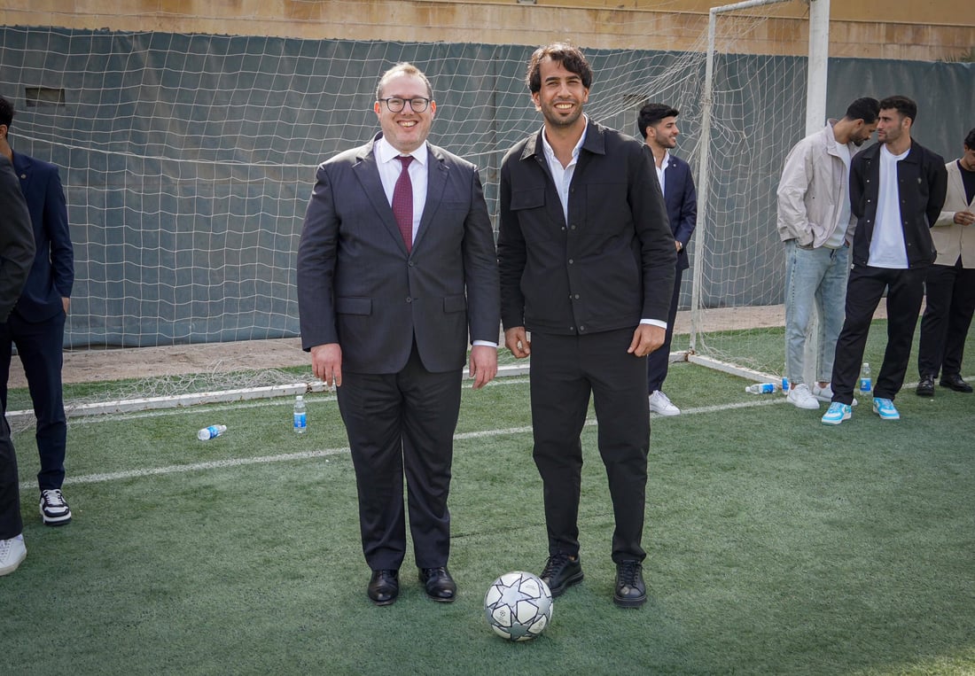 صور: أسود الرافدين في مبنى السفارة الأميركية.. هاريس متحمس لكأس العالم