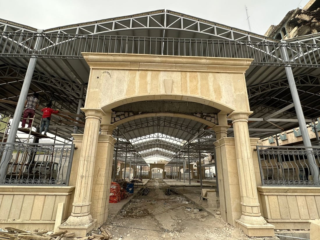 العمل يشارف على نهايته.. جولة مصورة من سوق الموصل النموذجي في باب الطوب