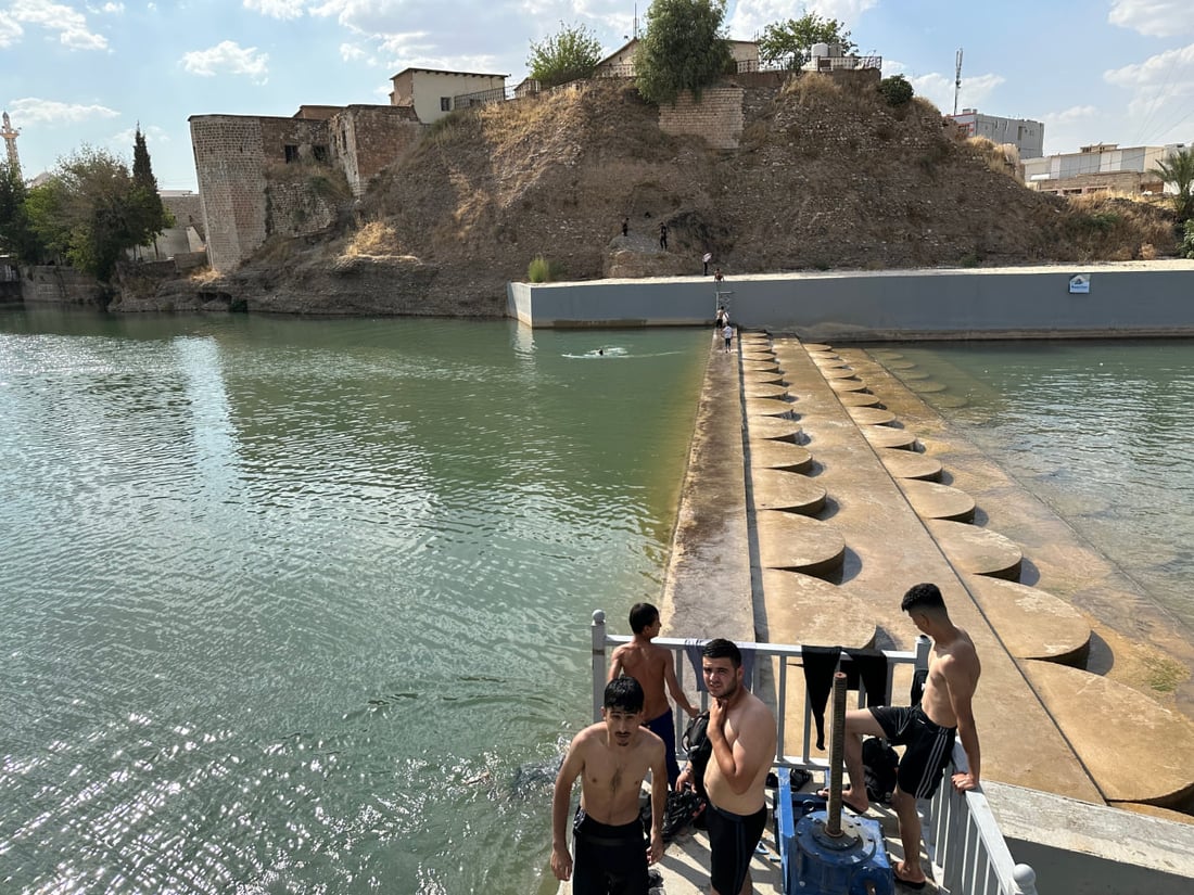 دهوك تمنع السباحة في نهرها إلا قرب جسر دلال وبإشراف الدفاع المدني