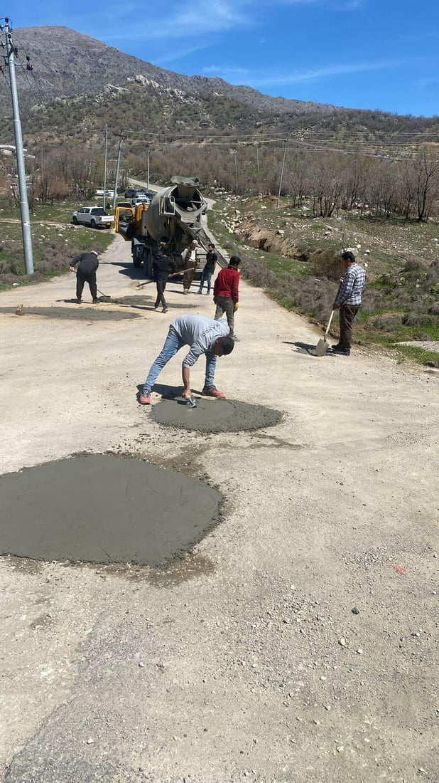 چاڵ و قۆرتى رێگایه‌كى مێرگه‌سۆر پڕ ده‌كرێته‌وه‌