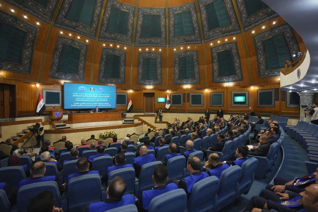 صور من القاعة الفخمة: السوداني يخاطب 48 “قائداً” وينتظر منهم تغيير المعادلة