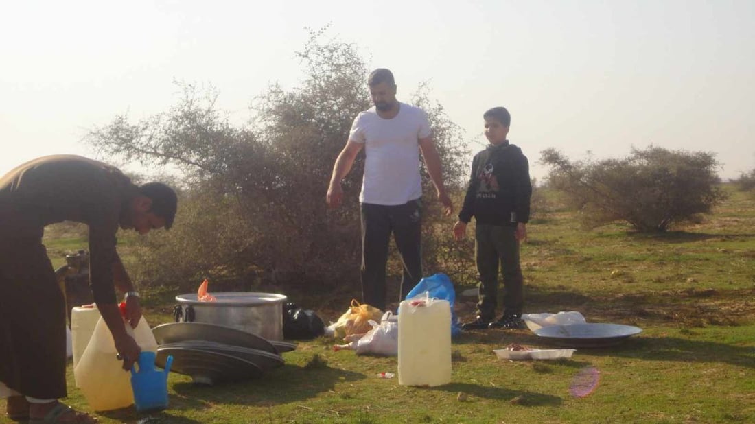 صور من كشتات الشتاء في بادية السماوة هذه الأيام.. كبسة وسمك والموبايل ممنوع