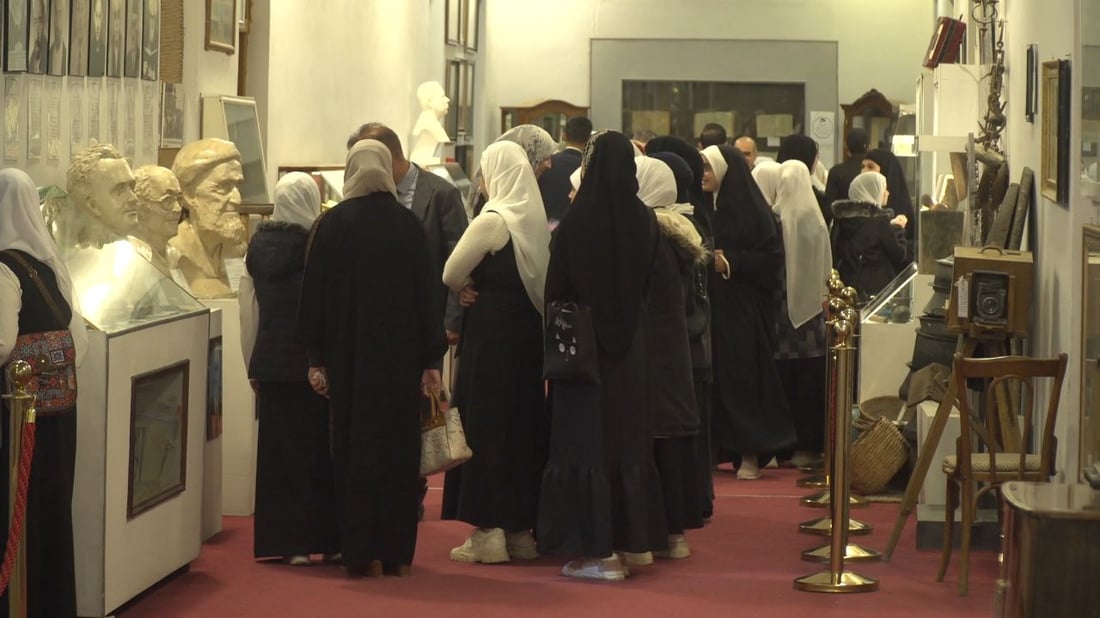 على أرض المتصرفية.. متحف الحلة يروي للطالبات تاريخ البصير وطه باقر (صور)