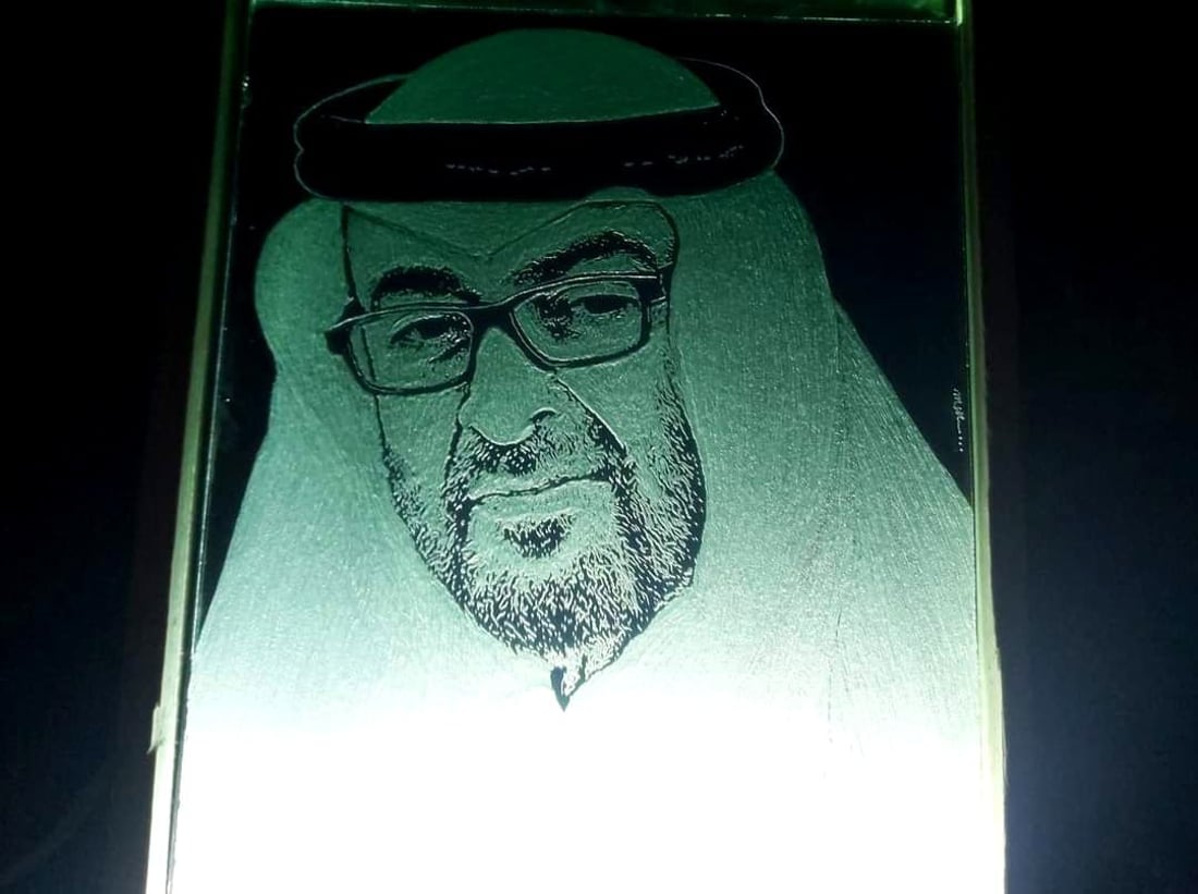 زعماء وأساطير على الزجاج.. المسعودي قدم عروضاً “مبهرة” لأول مرة في كربلاء (صور)