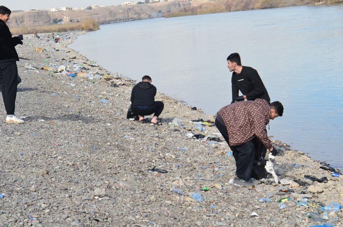 بنات تكريت وأولادها غير مرتاحين لشط دجلة: كلما نظفنا عادوا لتلويثه
