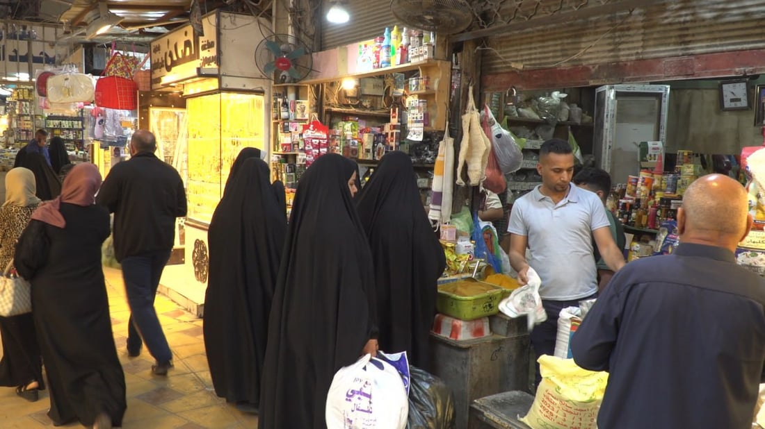عطارو الحلة يعدون خلطة بهارات خاصة “لكليجة العيد”.. مع الحلقوم والدهن الحرّ (صور)