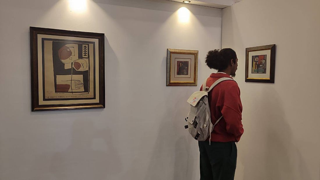 صور: وثائق رسائل مذكرات.. هكذا عاش فائق حسن مبدع جدارية بغداد في ساحة الطيران