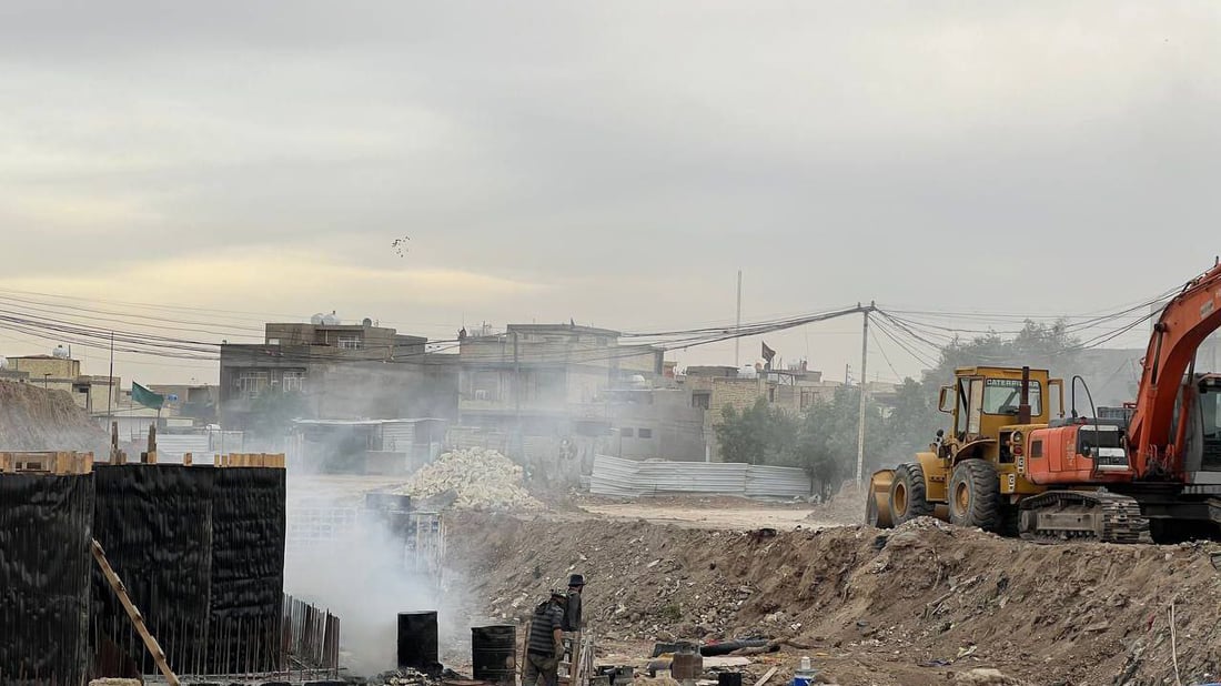 أمانة بغداد لسكان حي الأمانة في الزعفرانية: التبليط قادم.. انتظروا (صور)