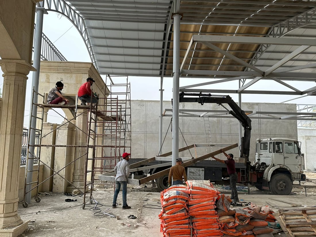 العمل يشارف على نهايته.. جولة مصورة من سوق الموصل النموذجي في باب الطوب