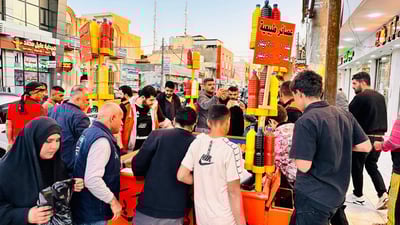 بثواب الإمام علي.. هشام وزّع 2000 “بطل” عصير اليوم في خانقين (صور)
