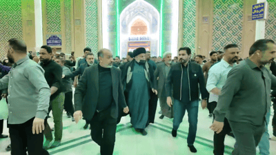 الصدر وسط الحشود يزور مرقد الإمام علي في النجف