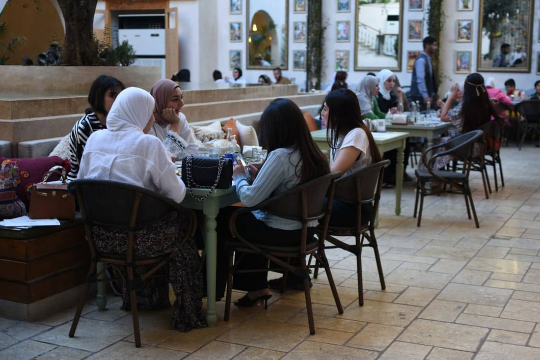 صور: “نوح”.. مطعم جديد بفكرة لبنانية على السطح “البغداديون سئموا الـ in door”