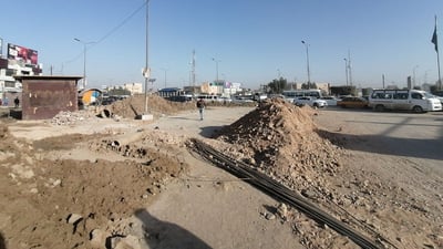 صور: ربط “نهر اليهودية” بالحلة يتسبب بأزمة مرورية خانقة في مركز المدينة