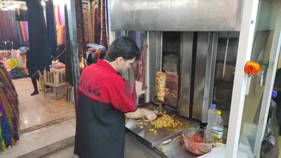 بوو بە یەکەمی گەرمیان و دوکانی لەفەفرۆشییەکەی بەرناکەوێ