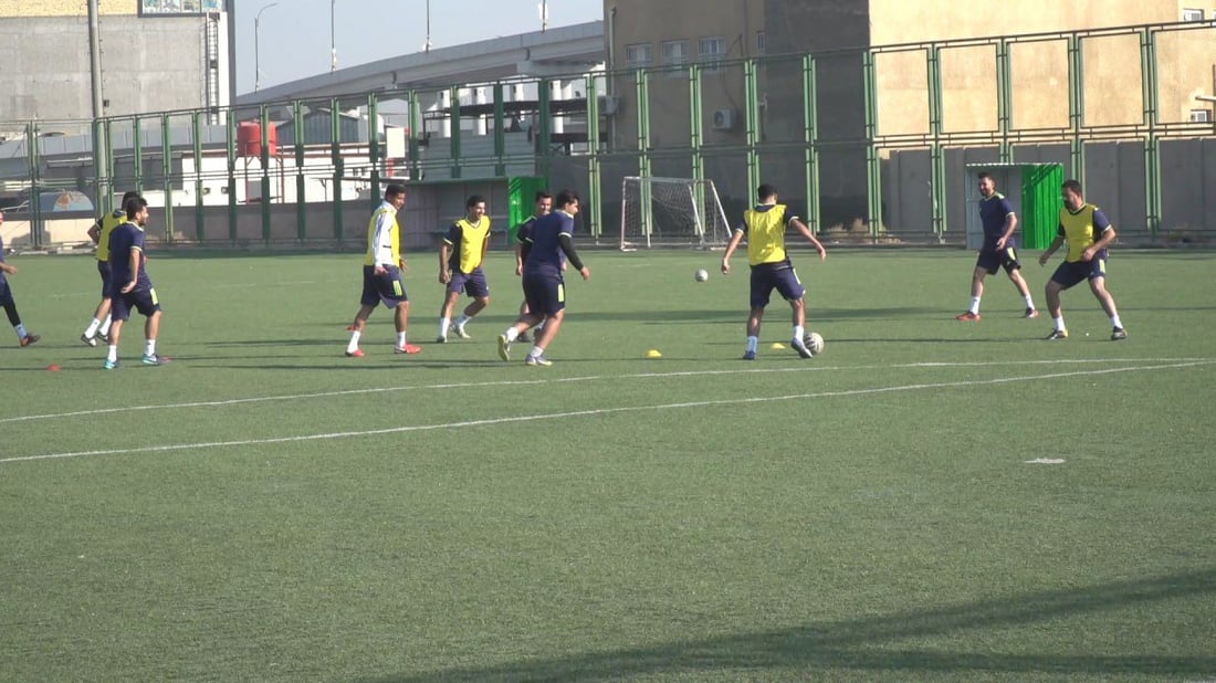 صور: النجم كريم محمد علاوي يطور خبرات المدربين في الحلة والحضور من كل الفرات