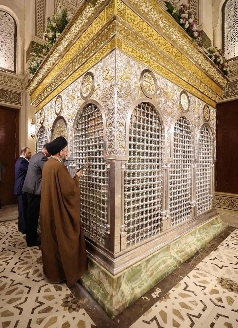 صور من زيارة عمار الحكيم لمسجدي الإمام الحسين والسيدة زينب في القاهرة