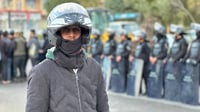 ارحم شباب الدلفري يا شمّري.. تظاهرة كبيرة وحرق إطارات و