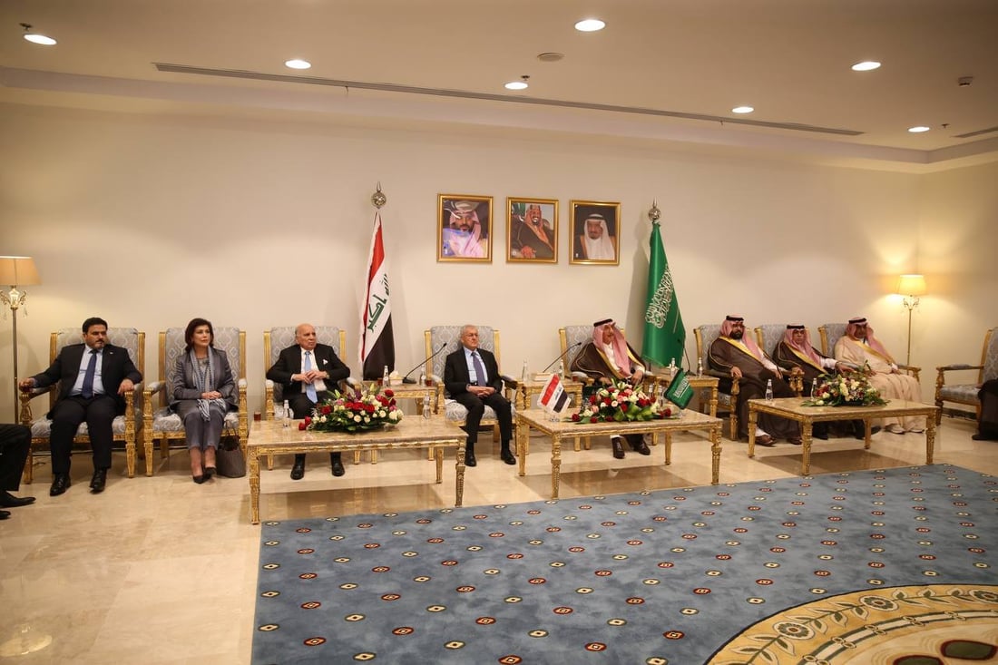 أمير سعودي يفاجئ رئيس الجمهورية بتقرير كتبه رشيد عندما كان يعمل في جازان (صور)