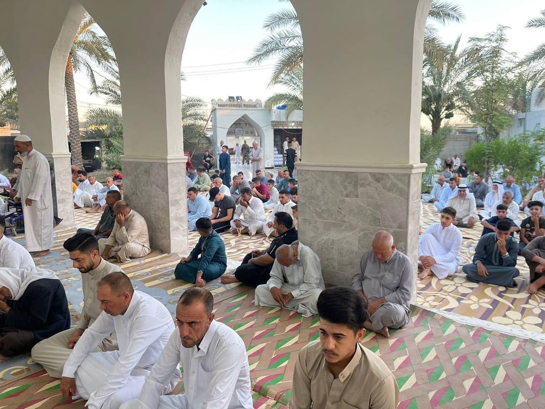 صور: جامعا السادة والشافعي في بعقوبة لم يسعا الحضور في صلاة العيد