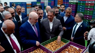فيديو: رئيس الجمهورية معجب بمزرعة العتبة الحسينية.. كل أنواع التمور في “فدك” كربلاء