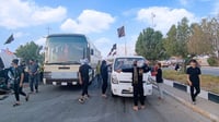 فيديو: عمال الشركة الكورية لا يمرون إلى ميناء الفاو دون...