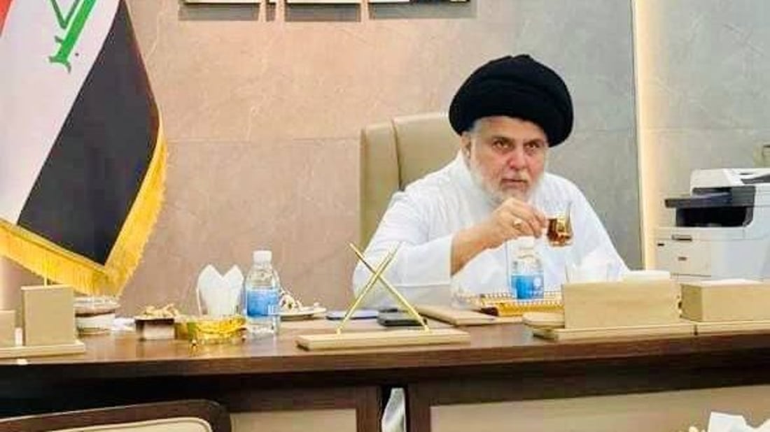 صور: الصدر يجلس في مكتب جديد بتصميم حديث