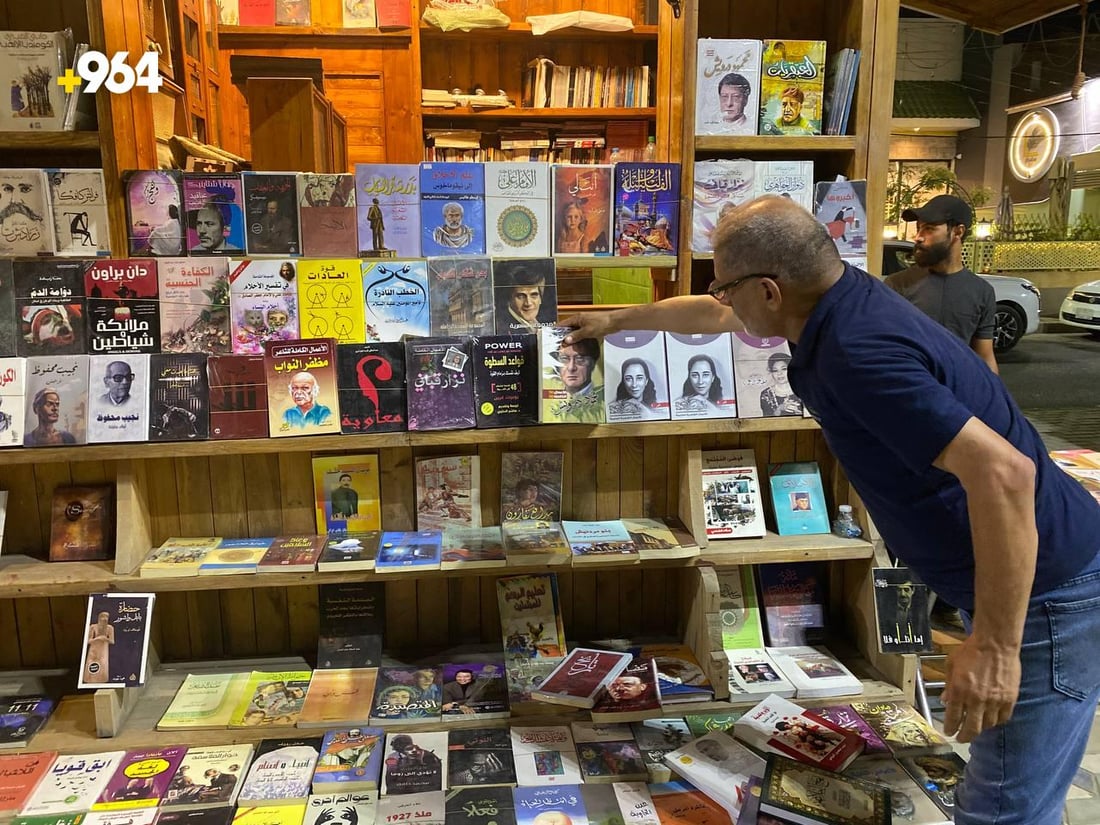 متنبي البصرة يتفوق على النسخة الأصلية.. معارض ومحاضرات في الهواء الطلق (صور)