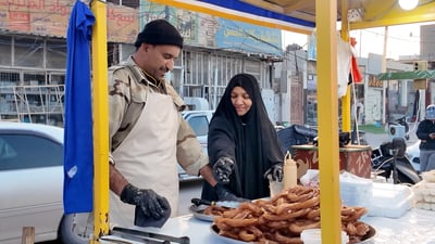 إذا كانت خلفك امرأة فلا تبالي وإن فقدت بصرك.. خلطة عثمانية مخمرة وقصة نجفية