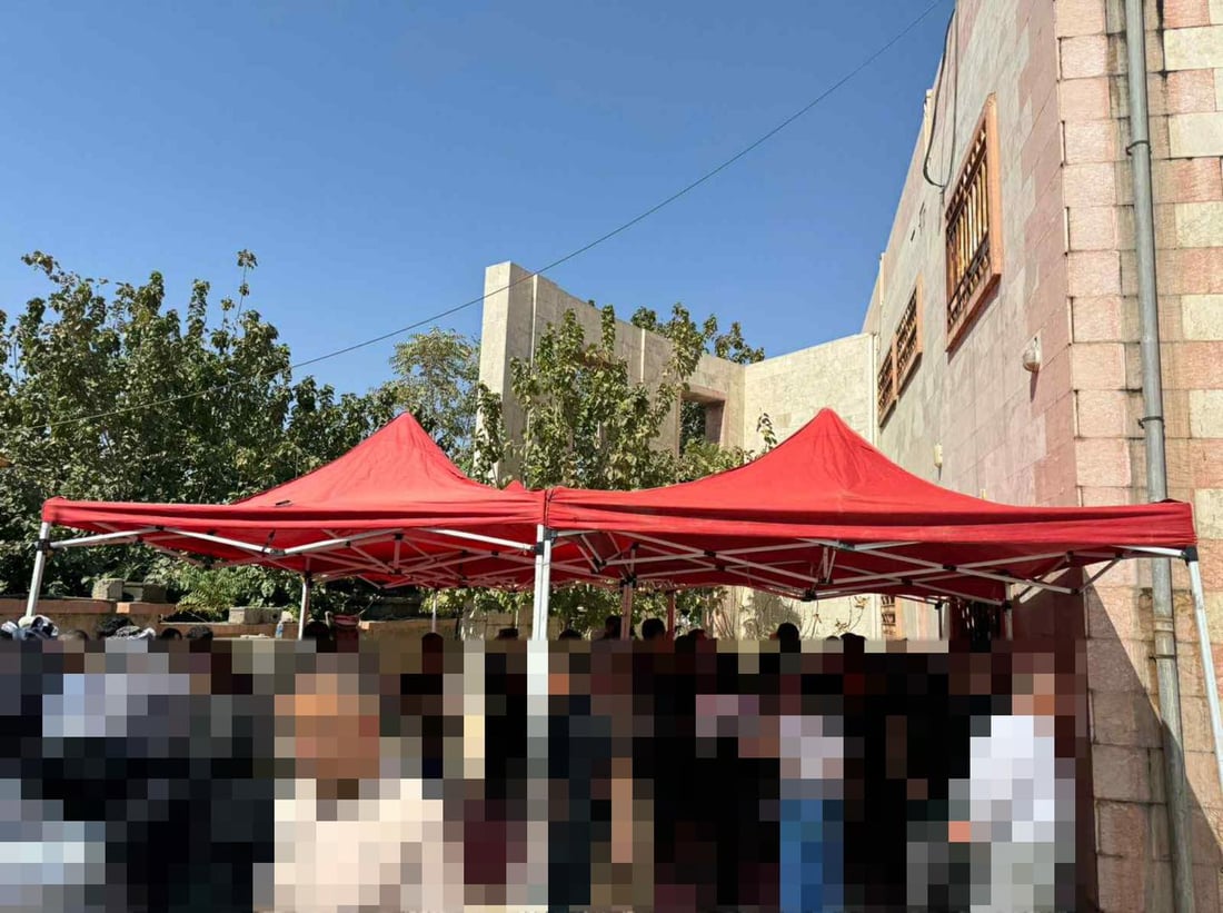 بەڕێوەبەرایەتی رۆشنبیری و هونەری راپەڕین سێبه‌رى  بۆ خانه‌نشینانى به‌رده‌م بانكه‌كان دروست كرد