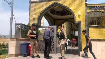 شرطة دهوك تنتشر أمام المساجد لاعتقال المتسولين.. والأوقاف تنظم التبرعات بصرامة (صور)