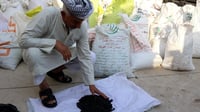 العراق محتار بالعنب الفائض لكن سوق العطارين لديه حل (في...