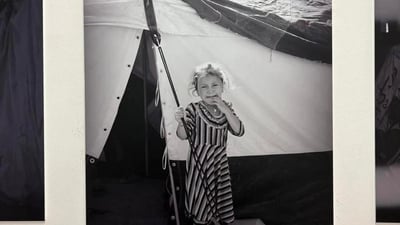 کوڕێکی کورد بەخەمی ئێزدییەکان کۆ کردەوەو بە فۆتۆ بردییە ئەڵمانیا