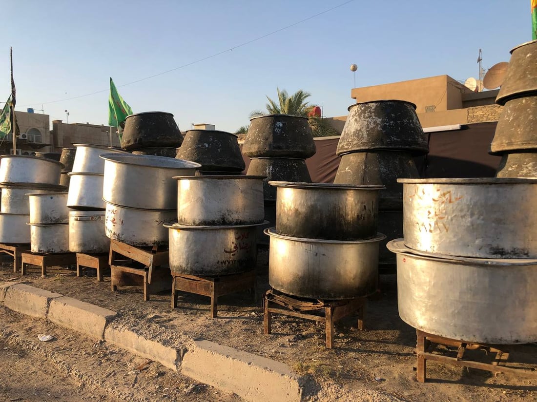 صور من كواليس وليمة عاشوراء في شارع فلسطين: 450 قدر “تمن وقيمة” هذا العام