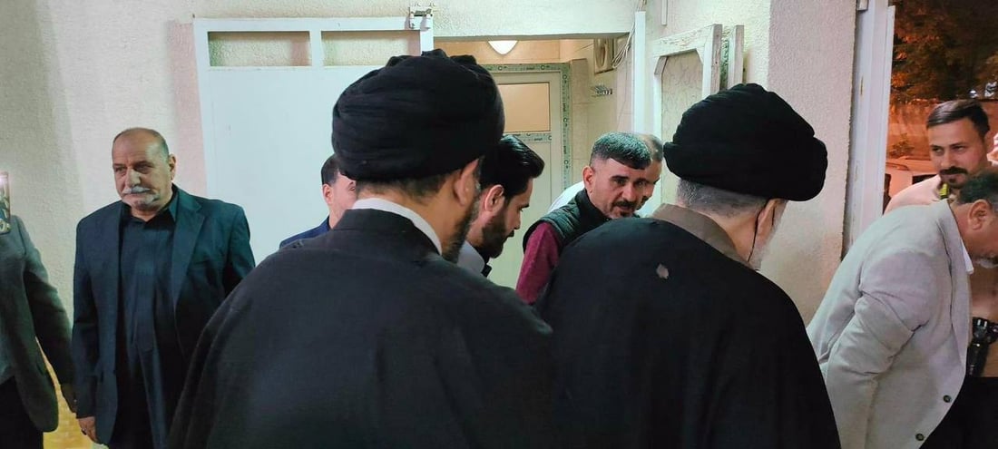 فيديو وصور: الصدر يزور إحدى الحسينيات في النجف