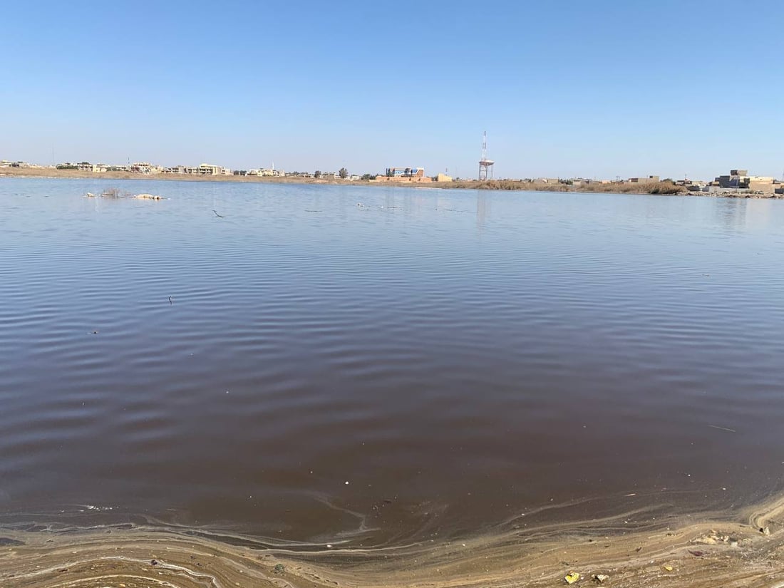 أبو غريب: ساحة فارغة تتحوّل إلى مستنقع آسن.. والأهالي: “آخر الحلول الدفن”