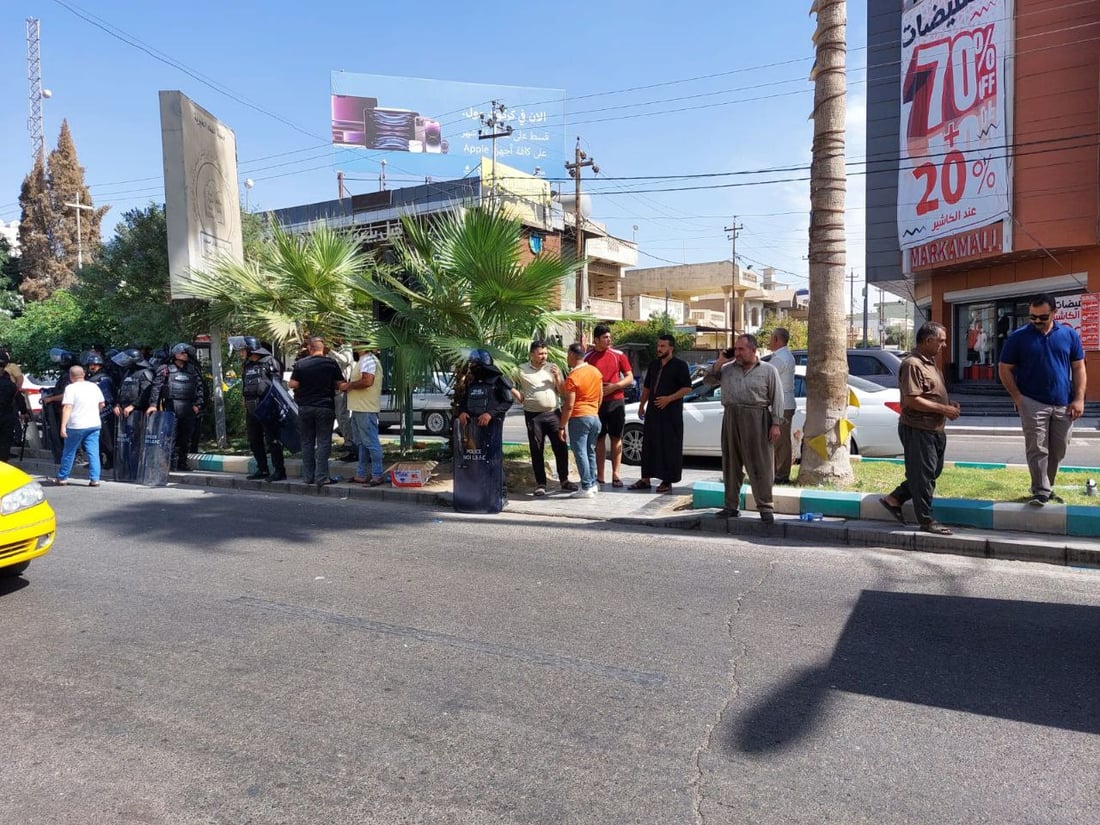 صور من كركوك: أصحاب المولدات يقطعون شارع الحكومة.. “متى تعلنون تسعيرة أيلول”