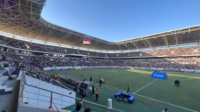 صور: نهائي العراق وإيران يملأ ملعب المدينة بالجمهور عن بكرة أبيه