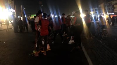 فيديو: شباب حي العامل يظهرون ليلاً بعد انسحاب المواكب ويجهزون الشوارع لليوم التالي