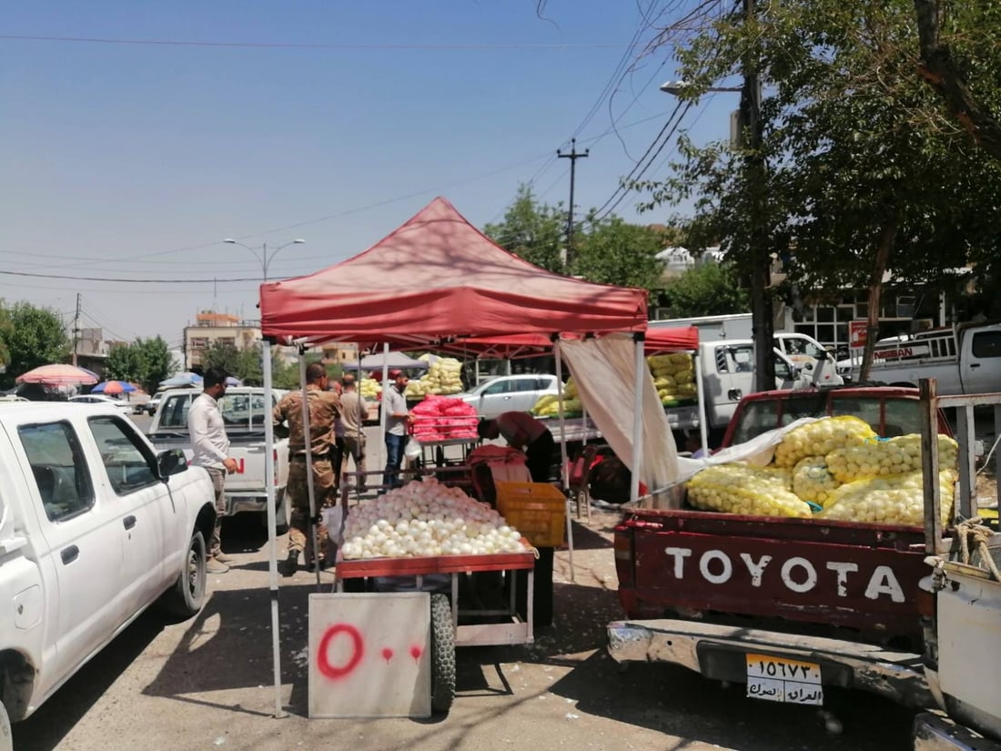 میوەفرۆشەکانی سەرشەقامی چوارچرای نوێ لە سلێمانی لابران 