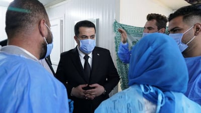 صور: السوداني مع 3 وزراء يتفقد الراقدين في المستشفى الجمهوري بأيمن الموصل