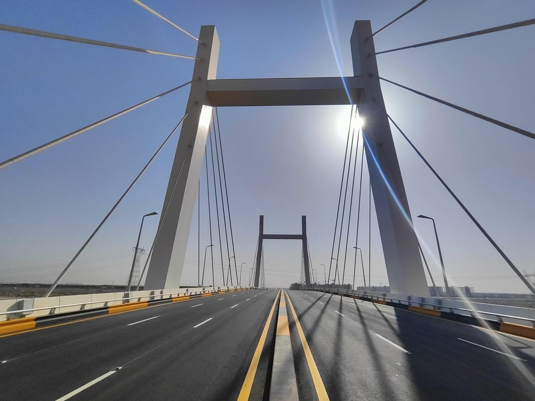 بەسەر شەتوڵعەرەبدا و لە بەسڕە پردی هەڵواسراو کرایەوە