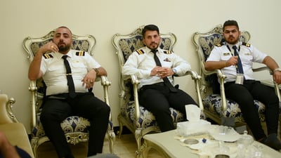 964 في حوار مع “الطيارين العراقيين الغاضبين” بعد تنظيمهم التظاهرة المفاجئة