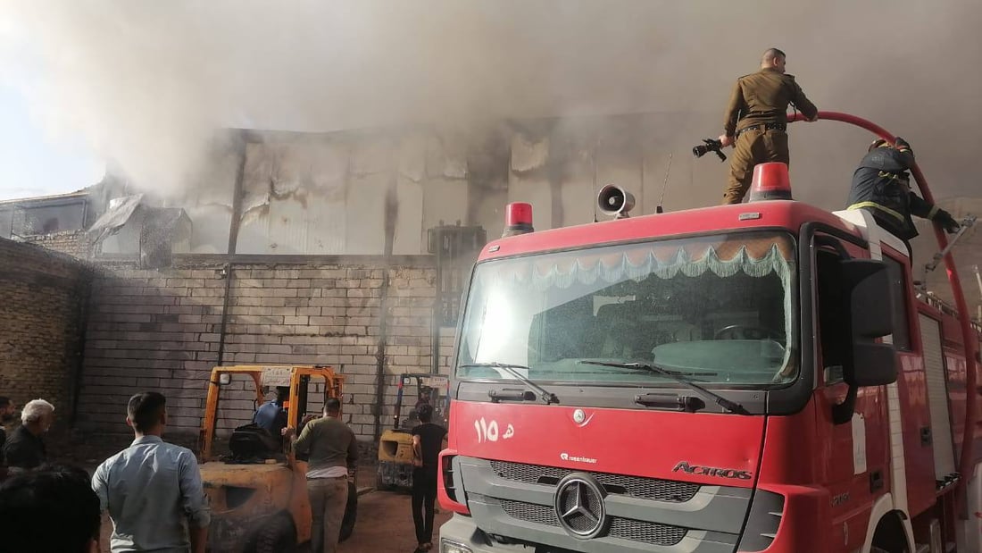 النجف: 500 مليون دينار خسائر الحريق في مجمع “زيد عاشور” (صور)